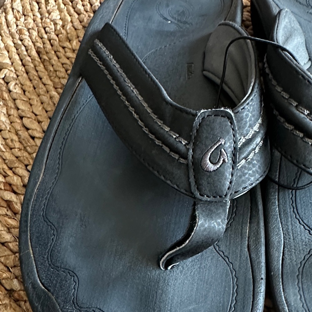 Olu Kai size 13 Men's Black Sandals